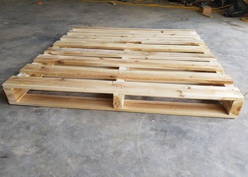 Pallet gỗ 2 hướng nâng và 4 hướng nâng, tiện lợi cho xe nâng hàng